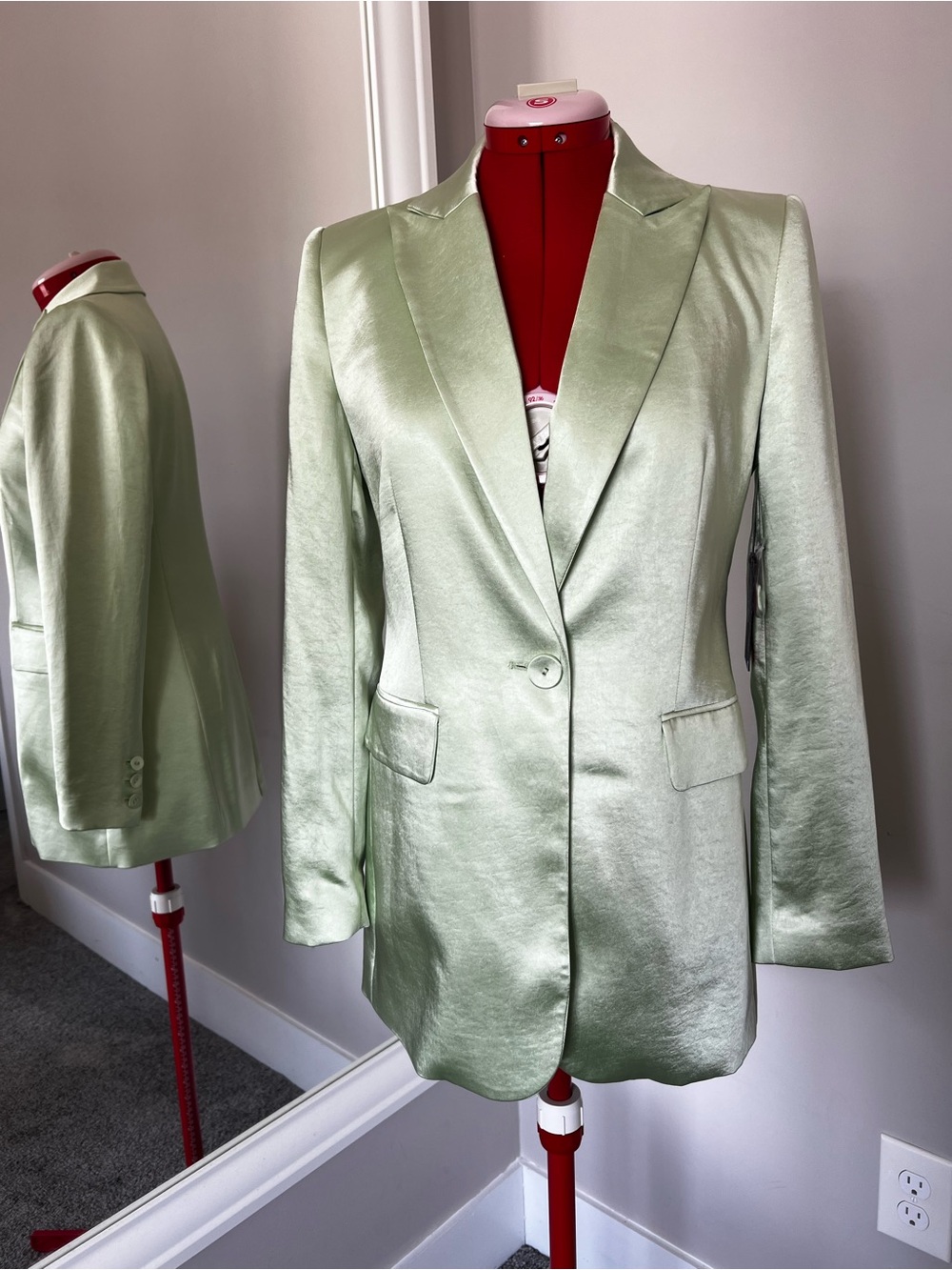 Vince Camuto Light Green Satin Tailored Blazer